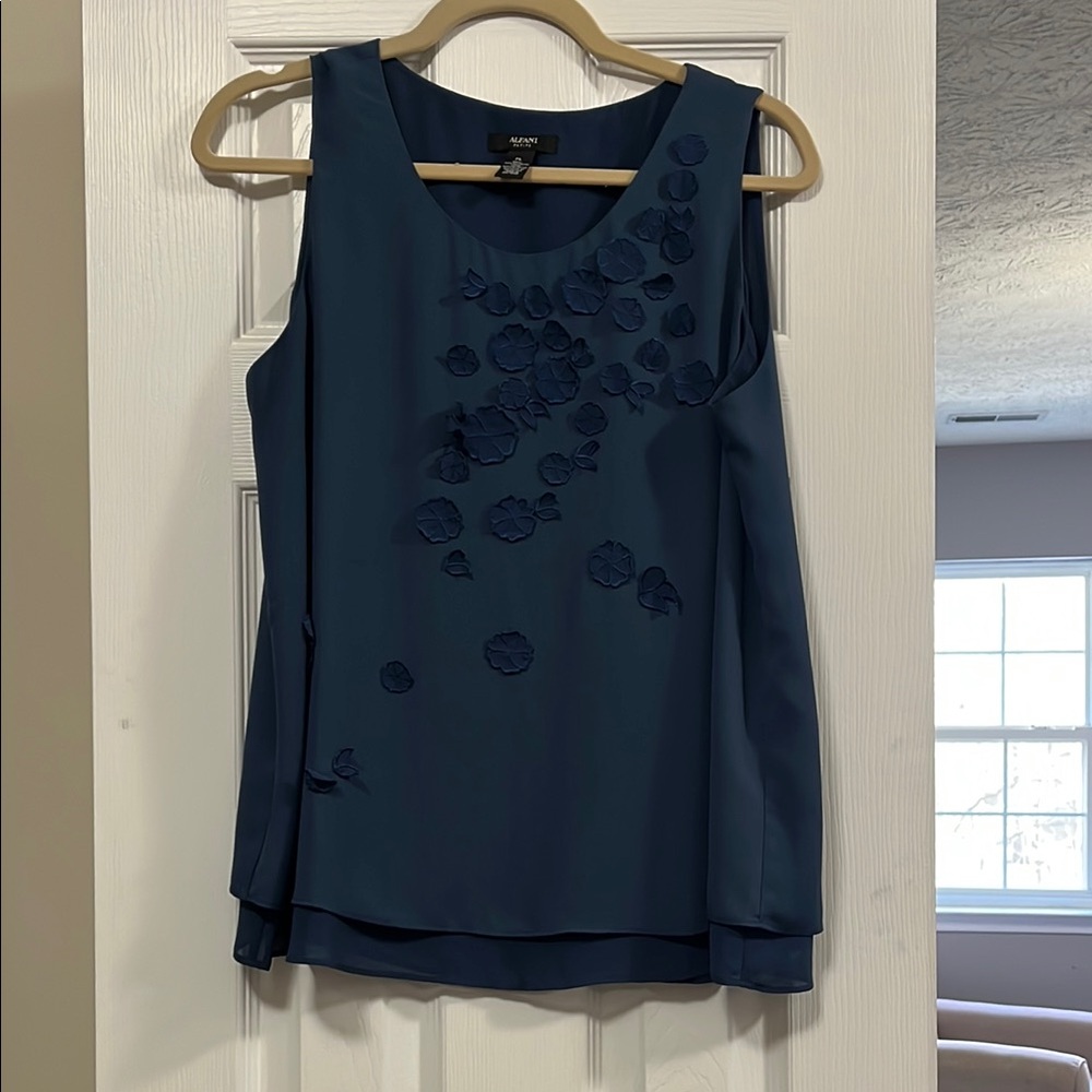 Navy Sleeveless Blouse with Floral Appliqué, Sz Petite Lrg